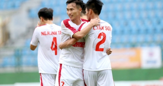 Siêu phẩm Quang Hải tái hiện, U21 HAGL vào bán kết U21 QG