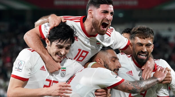 Thắng nhẹ nhàng Oman, Iran gặp Trung Quốc ở tứ kết Asian Cup
