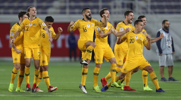 VIDEO: Úc vs Uzbekistan đá penalty kịch tính không kém trận Việt Nam