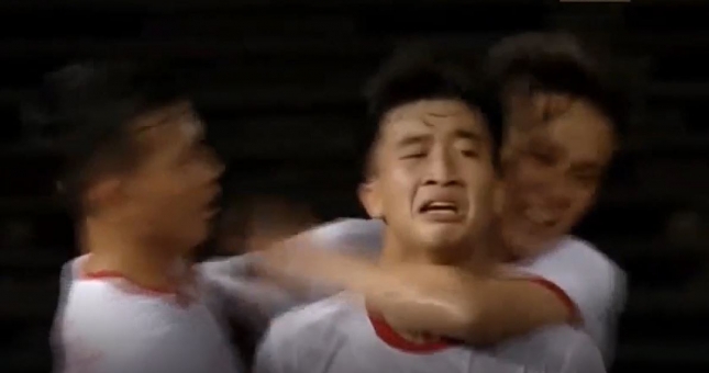 Cầu thủ U22 Việt Nam khóc như mưa sau khi ghi bàn