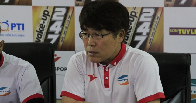 HLV Viettel tiết lộ được thầy Park 'quân sư' trước trận Thanh Hóa
