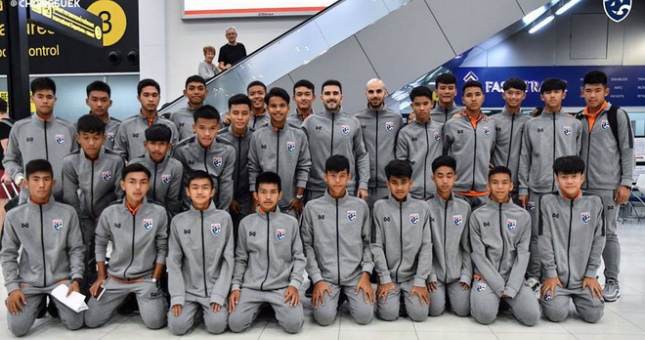 Thái Lan cho đội trẻ đi 'du học', thi đấu với Barca
