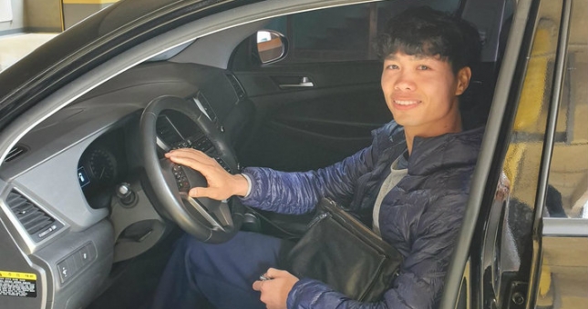 Hé lộ trải nghiệm khó đỡ của Công Phượng khi lần đầu lái ô tô ở Hàn Quốc