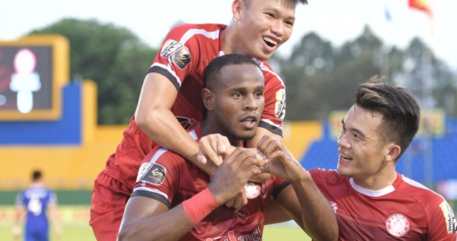 Thắng nhẹ Viettel, 'ngựa ô' V.League ngất ngây trên BXH