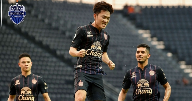 Xuân Trường lập siêu phẩm đá phạt giúp Buriram Utd giành chiến thắng