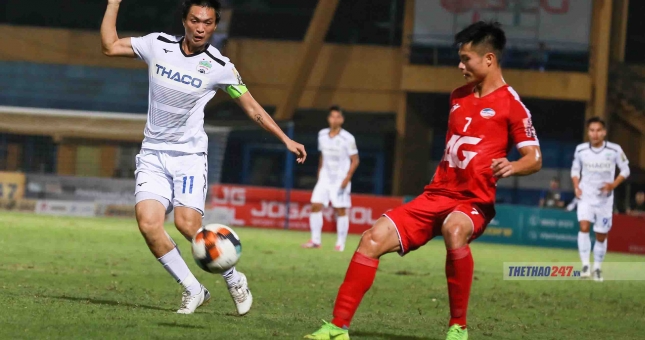 Tuấn Anh lên tuyển đá King's Cup: Đừng để 'giục tốc bất đạt'