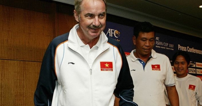 Đội bóng muốn chiêu mộ Văn Hậu từng là mái nhà của cựu HLV trưởng ĐTVN