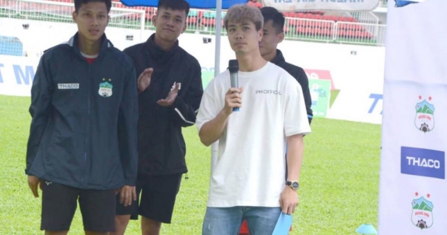 Công Phượng gây sốt trong buổi tuyển sinh năng khiếu của HAGL