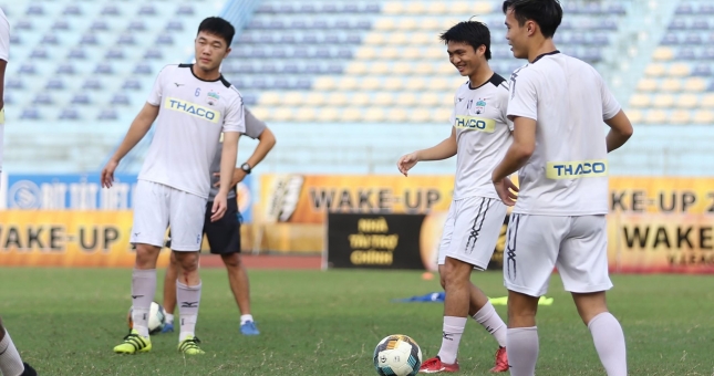 Tuấn Anh, Xuân Trường sẵn sàng tái hợp cho trận 'nội chiến' ĐTQG