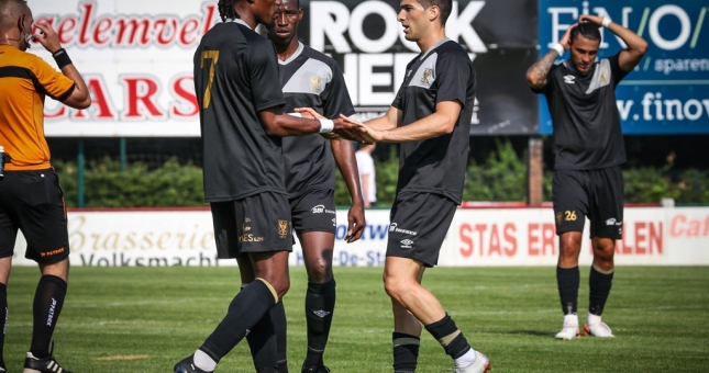 Công Phượng vắng mặt trong màn 'tổng duyệt' của Sint Truidense