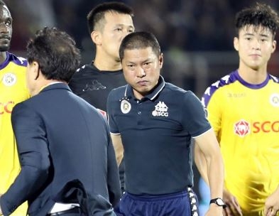 HLV Hà Nội không dự họp báo sau trận hòa TP. Hồ Chí Minh