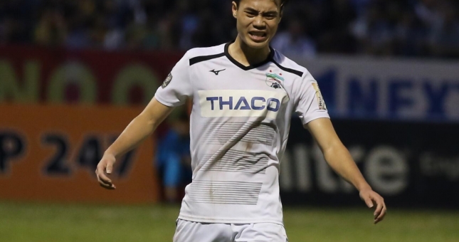 Văn Toàn nổi cáu, thất vọng với đồng đội ngoại binh HAGL