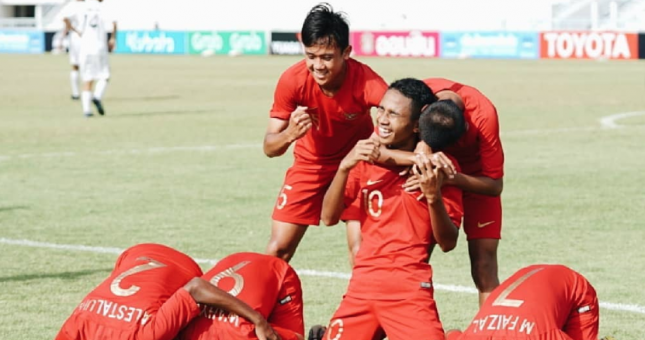 Thắng đậm U15 Philippines, U15 Indonesia tạm vươn lên ngôi đầu BXH