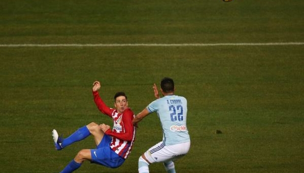 VIDEO: Torres tái hiện pha ghi bàn ngoạn mục của Thierry Henry