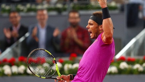 VIDEO Rafael Nadal chấm dứt chuối 3 năm không thắng Djokovic