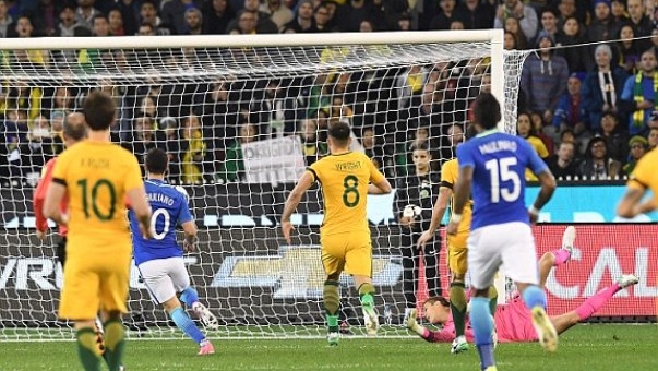 VIDEO: Bàn mở tỷ số chỉ sau 10 giây của Brazil vs Australia