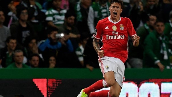 VIDEO: Xem tân binh MU lừa bóng, sút phạt tuyệt đỉnh