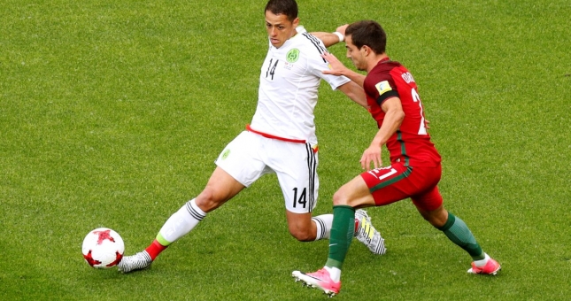 VIDEO: Bản năng ghi bàn tuyệt vời của Chicharito vs BĐN