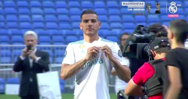 VIDEO: Tân binh Real tâng bóng thảm họa ở lễ ra mắt CLB