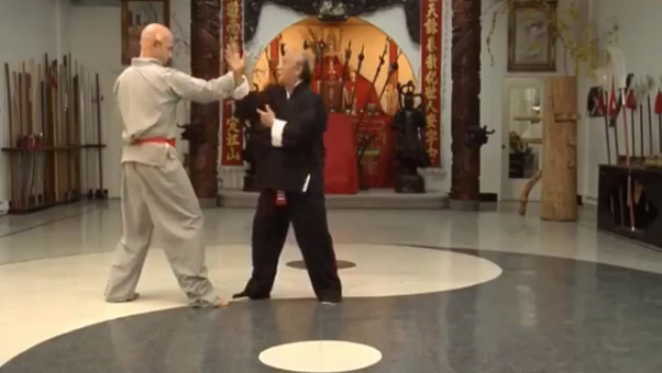 Võ sư Flores tập luyện cùng Chưởng môn Vịnh Xuân Nam Anh