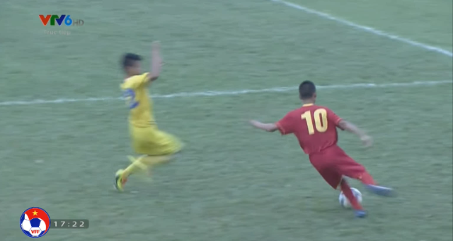 Những pha vào bóng kinh hoàng của cầu thủ U15 SLNA vs U15 Viettel