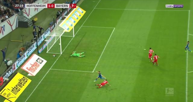 VIDEO: Manuel Neuer bị khuất phục trước pha dàn xếp đầy tinh quái