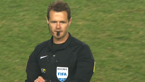 Những tình huống gây bức xúc của trọng tài trận U23 Việt Nam - U23 Iraq