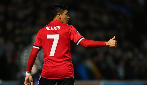 Man Utd 2-0 Huddersfield: Song sát Lukaku, Sanchez tỏa sáng