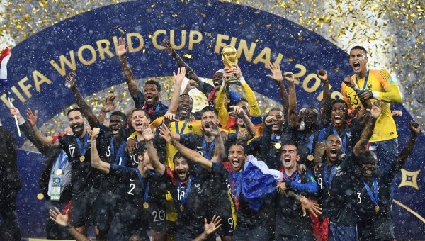 VIDEO: Khoảnh khắc Pháp nâng cao chức vô địch World Cup 2018