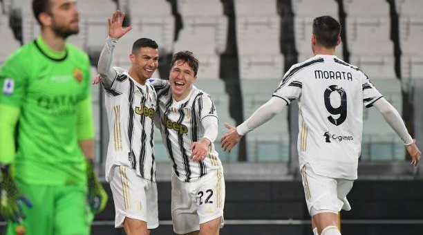 'Cụ ông' Ronaldo nổ súng, Juve dễ dàng vượt qua Roma