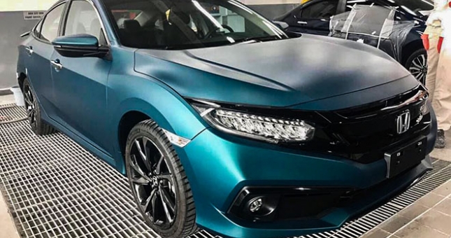 Khách hàng kết 'nổ đĩa' màu sơn mới của Honda Civic RS