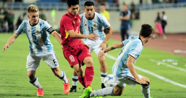 'Hung thần' của U22 Việt Nam cập bến 'vua về nhì' Bundesliga