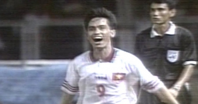 VIDEO: 2 bàn thắng lịch sử của Văn Sỹ Hùng vào lưới Indonesia