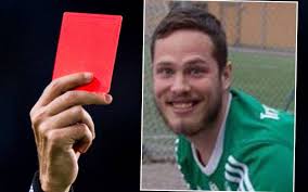 Những chiếc thẻ đỏ hài hước nhất lịch sử