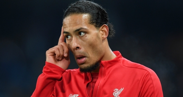 Fan phát cuồng vì pha phòng ngự thông minh của Van Dijk