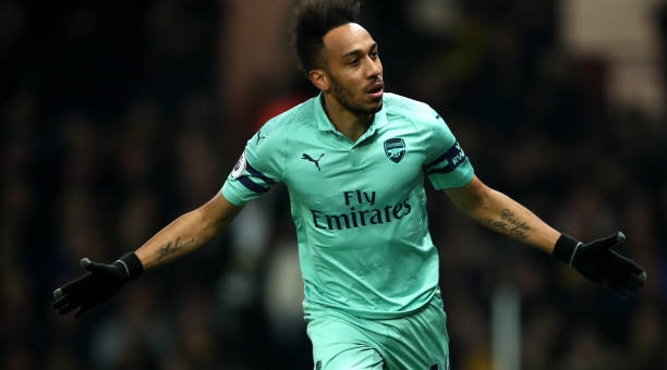 Aubameyang nổ súng, Arsenal nhọc nhằn vào top 4