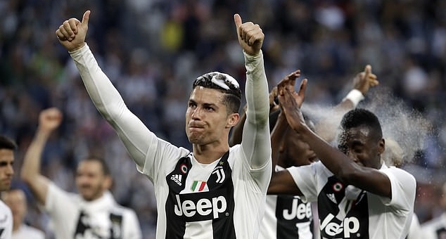 Ronaldo bất ngờ chốt tương lai mùa giải tới