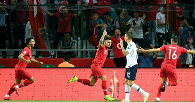 Đại địa chấn, Thổ Nhĩ Kỳ hạ gục Pháp tại Konya Buyuksehir