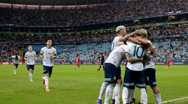 Song sát nổ súng, Argentina chính thức giành vé vào bán kết