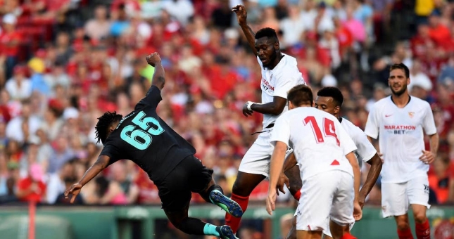 Van Dijk đá chính, Liverpool vẫn thảm bại trước Sevilla