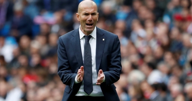Tiết lộ sốc! Zidane không nhìn mặt cầu thủ sau thảm bại 3-7