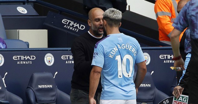 Pep và Aguero khẩu chiến gần 1 phút trong ngày VAR can thiệp