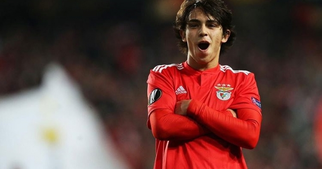 'Ronaldo mới' lên truyền hình vì hành vi đáng xấu hổ 