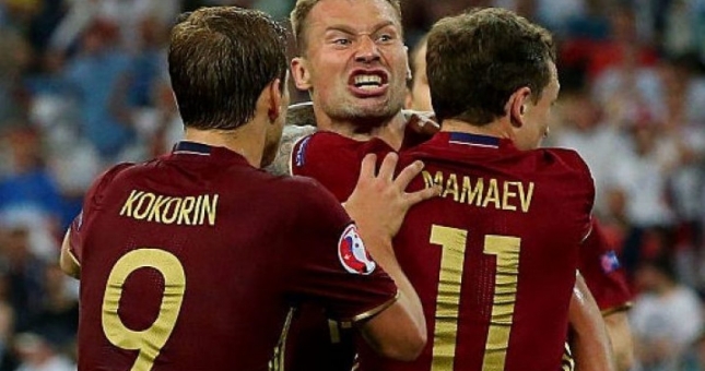 Từ nhà tù, sao tuyển Nga chuẩn bị lên thẳng ĐTQG đá EURO 