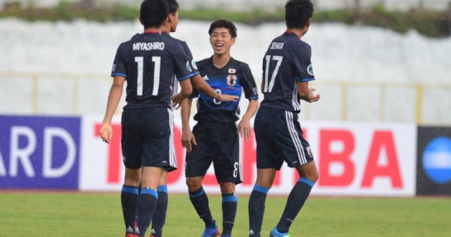 Nhật Bản chiếm trọn ngôi đầu sau màn hủy diệt Lào