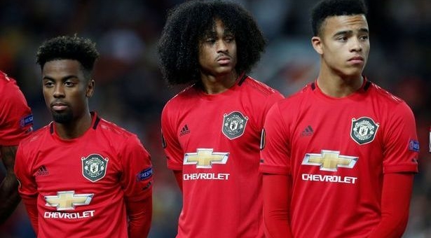 Chuyển nhượng tối 21/9: Barca quan tâm sao trẻ MU