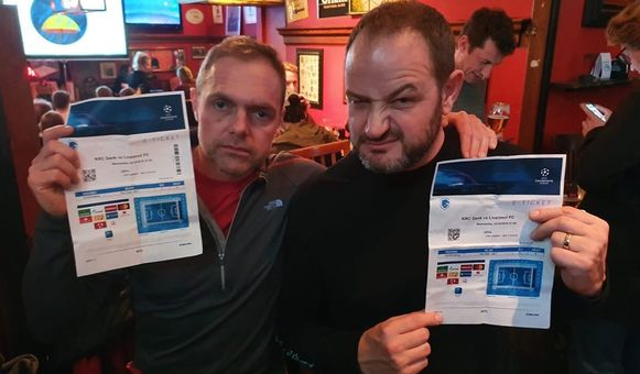 HY HỮU: 2 CĐV bỏ lỡ trận đấu C1 của Liverpool chỉ vì... đọc nhầm chính tả