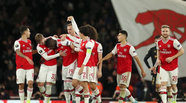 Pepe lập cú đúp sút phạt, giải cứu Arsenal đầy li kì 