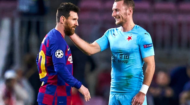 Messi bất lực, Barca chia điểm với đội bét bảng 