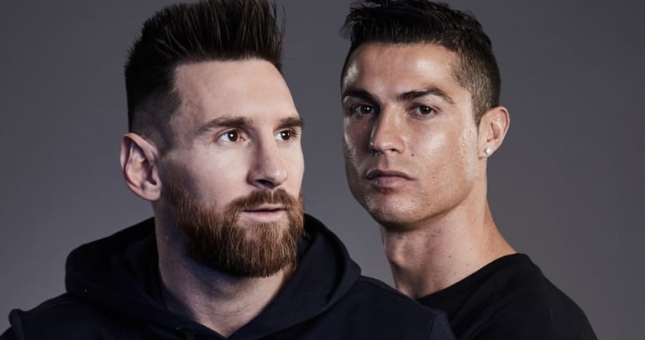 Ronaldo làm gì khi Messi đón nhận Quả bóng vàng thứ 6?